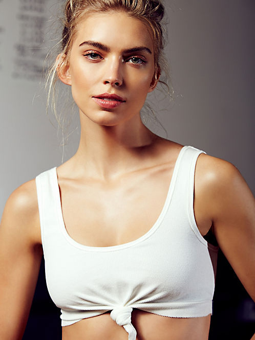 Solid Twist Sports Bra